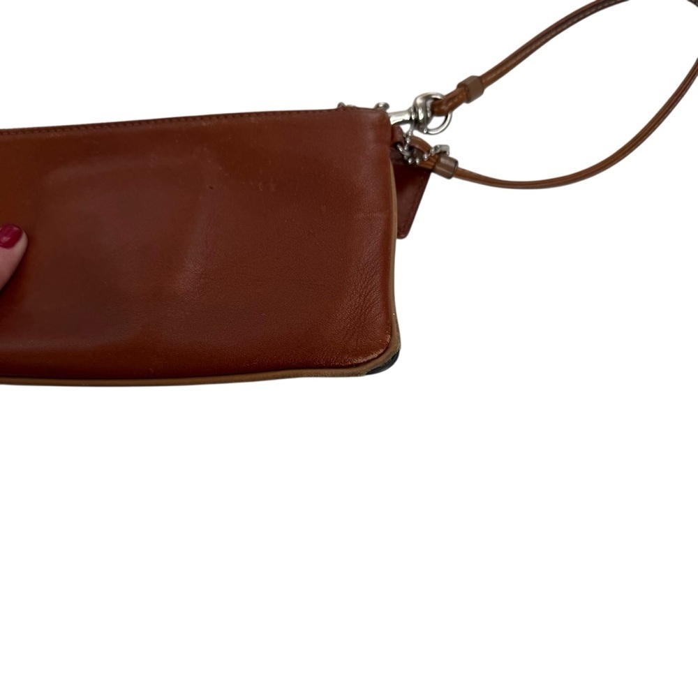 Coach Hampton leather wristlet wallet  British Tan exterior buckle pocket - Picture 3 of 5